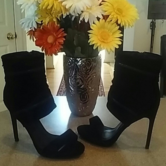 💰💰C Label 5" Black Booties💰💰 - Picture 3 of 8